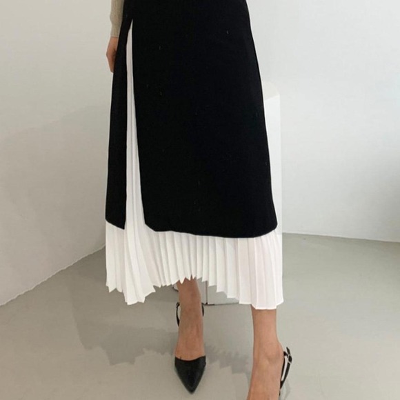 Commense Dresses & Skirts - Commense Black and White Two Tone Pleated Long Skirt Medium New with tags